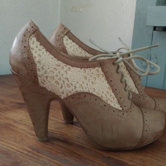 Not Rated Lace Up Ankle Bootie Size 7.5 heel 4" - Picture 6 of 7